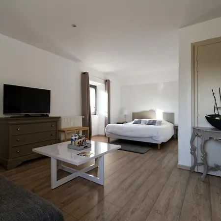 La Batisse Chambres D'hotes Bed & Breakfast 4*