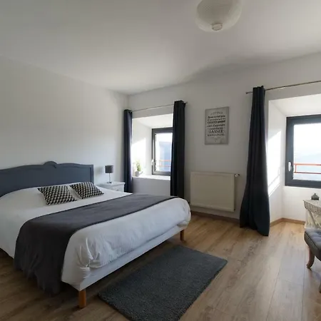 La Batisse Chambres D'hotes Lavastrie